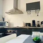 Apartment T1 Cosy Bien Equipe, Wifi, Centre D'angers Avec Vayny